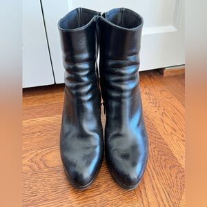 Classic black leather platform boots from Spain. Bimani -- Size 40.
